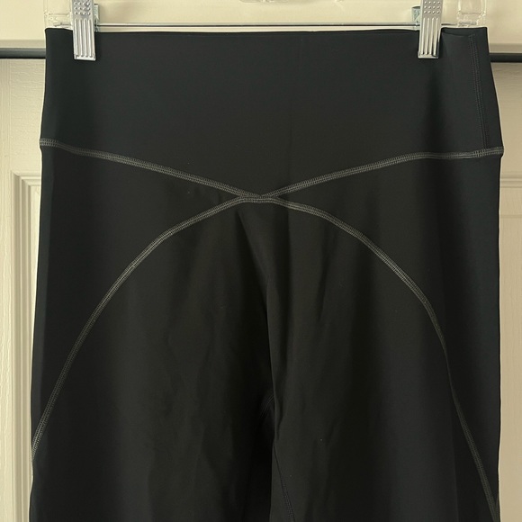 Offline by aerie Black Leggings with stitch detailing, size XL, 7/8 length - Picture 4 of 7